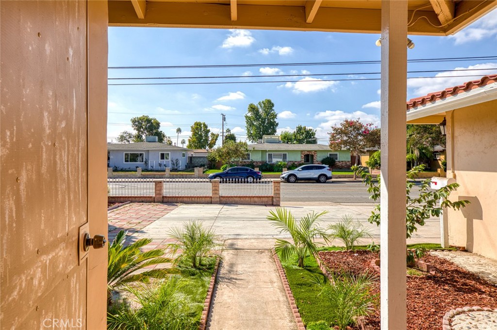 MLS #OC25230442 image #3