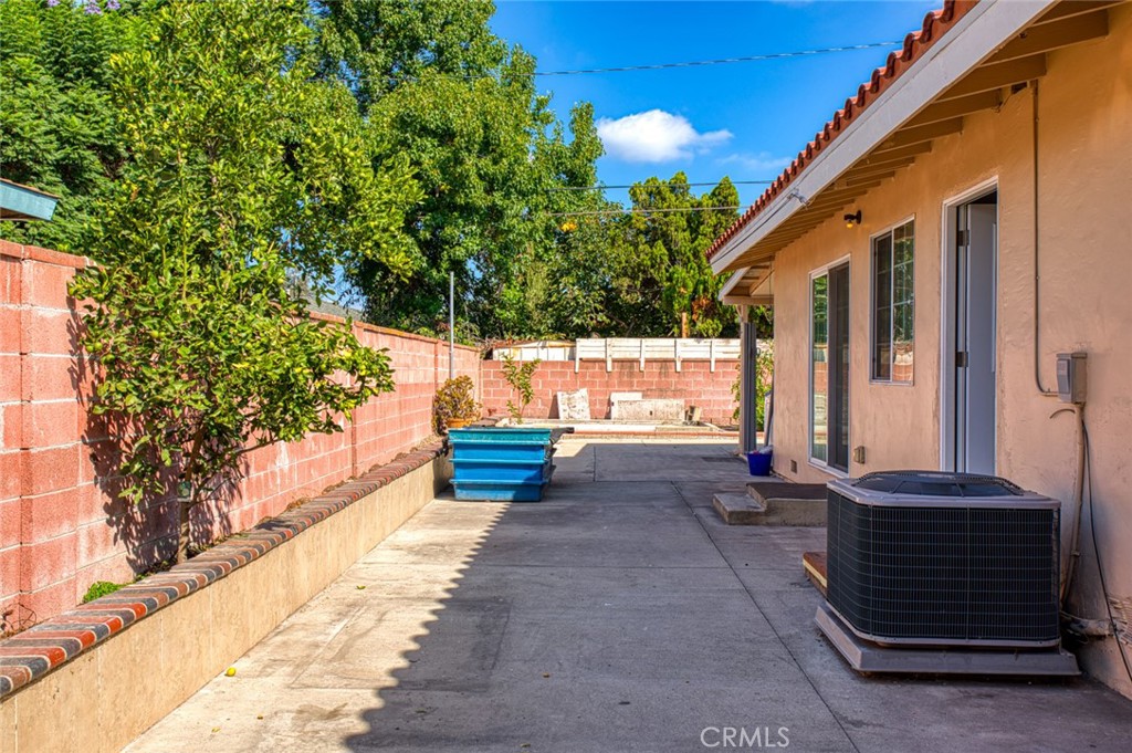 MLS #OC25230442 image #37