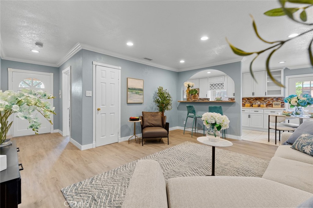 MLS #OC25230442 image #8