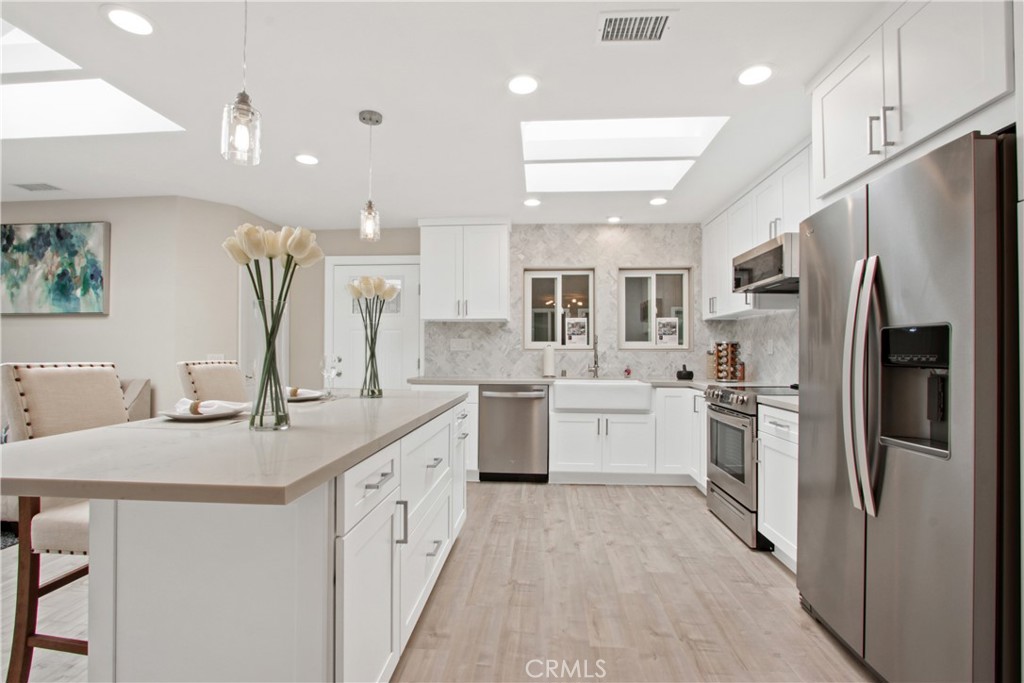 MLS #OC25230449 image #2