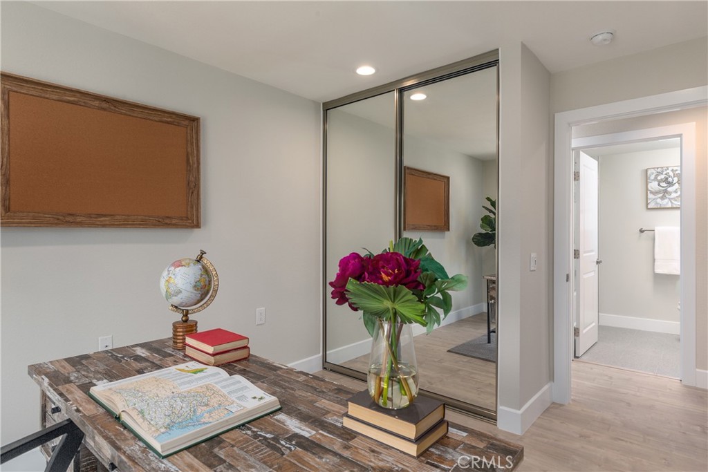 MLS #OC25230449 image #9