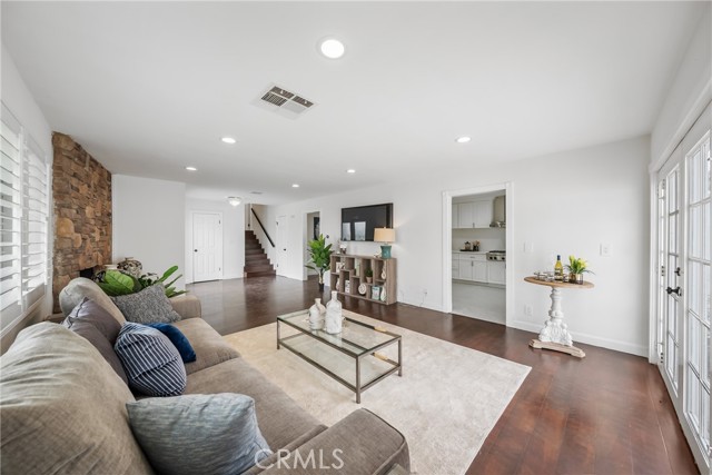 MLS #OC25230537 image #3