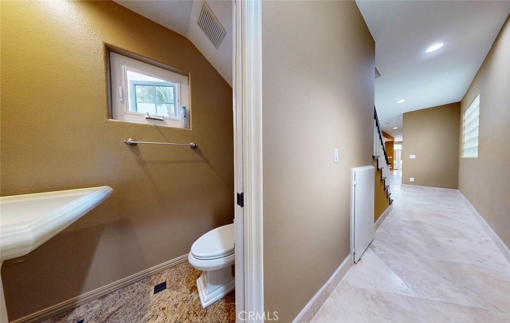 MLS #OC25230559 image #17