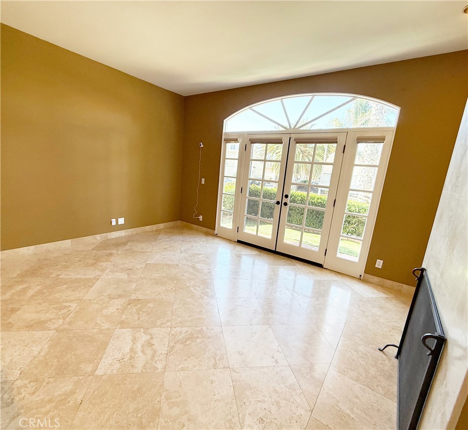 MLS #OC25230559 image #9