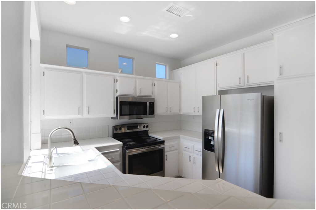 MLS #OC25230660 image #5