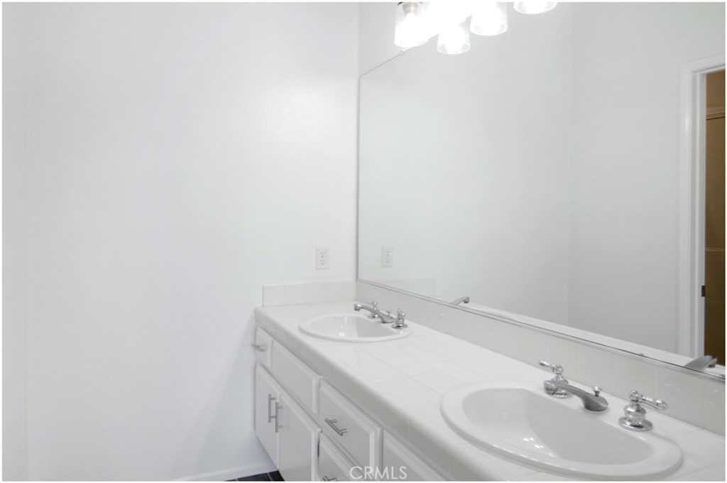 MLS #OC25230660 image #9