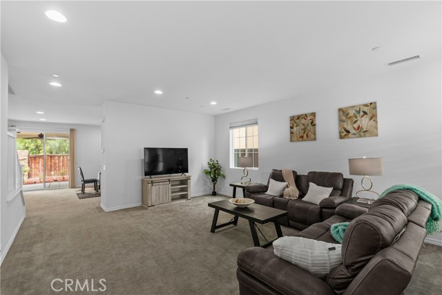 MLS #OC25230674 image #4