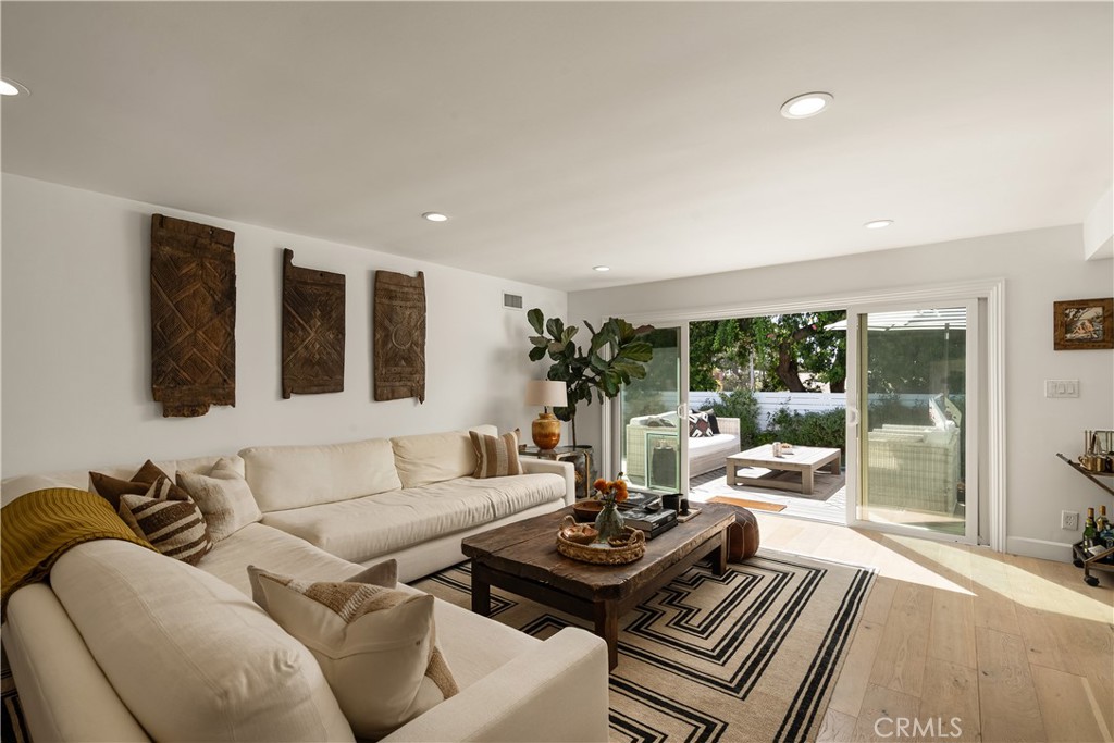 MLS #OC25230705 image #10