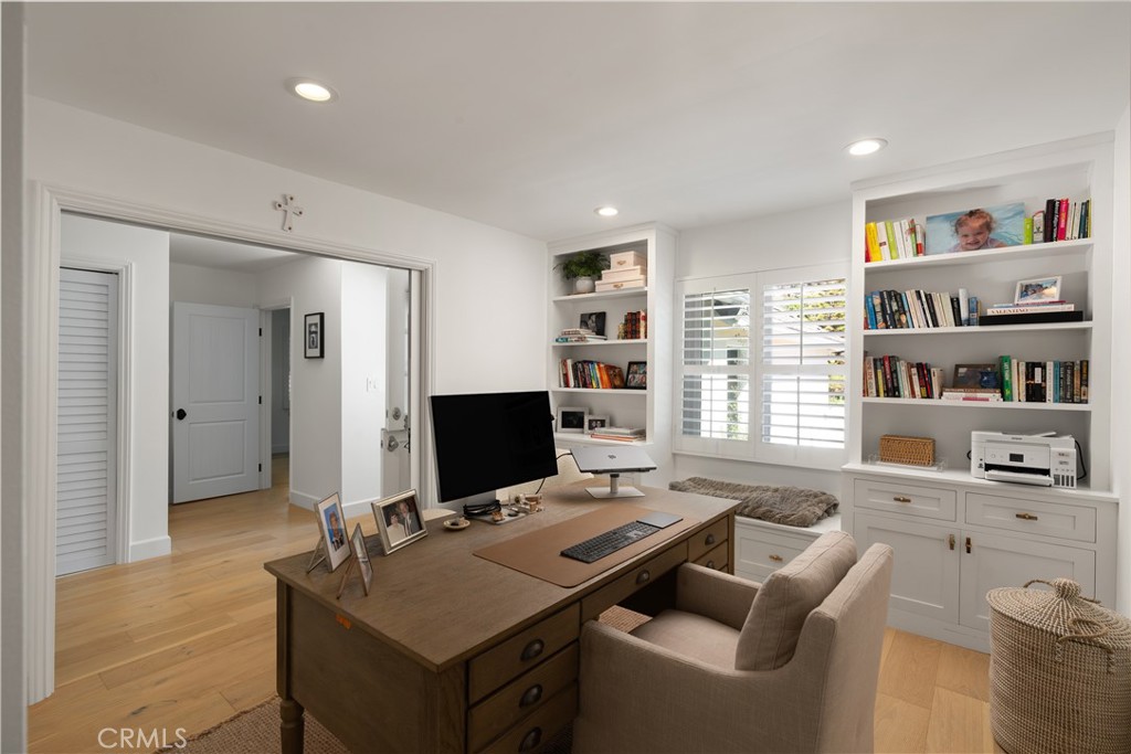 MLS #OC25230705 image #14