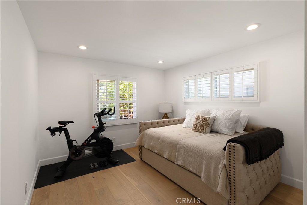 MLS #OC25230705 image #17