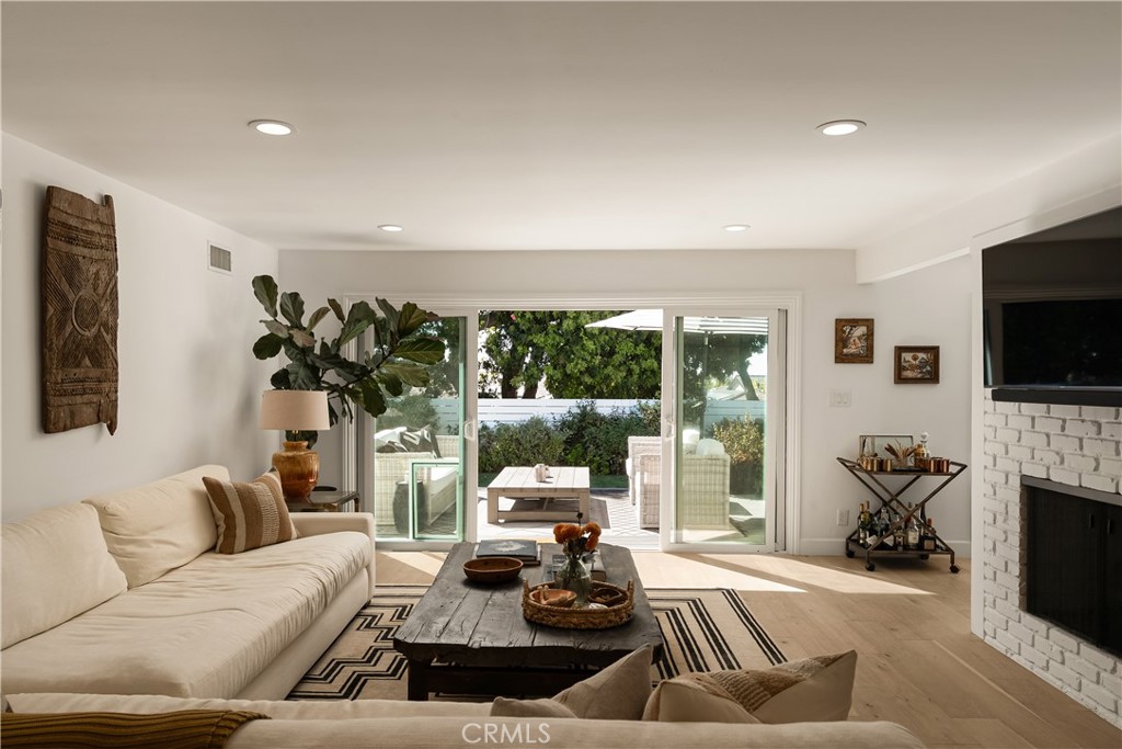 MLS #OC25230705 image #5