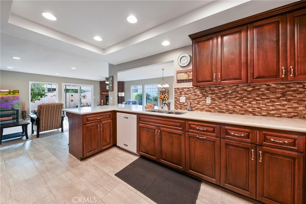 MLS #OC25231008 image #16