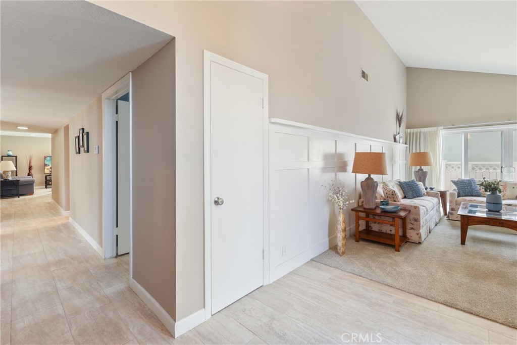 MLS #OC25231008 image #4