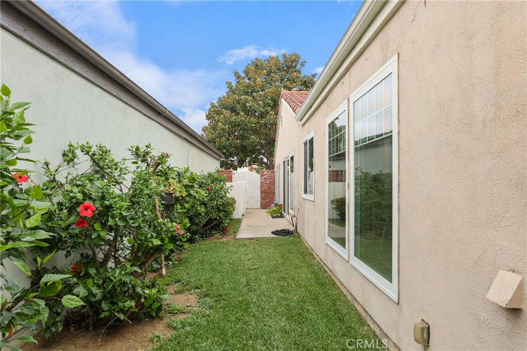 MLS #OC25231008 image #41