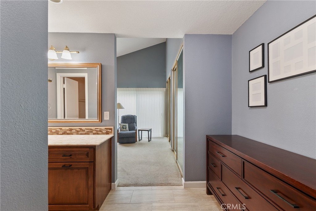 MLS #OC25231008 image #9