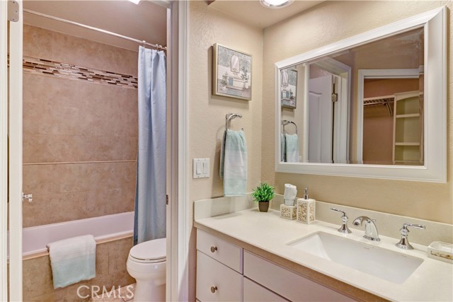 MLS #OC25231045 image #15