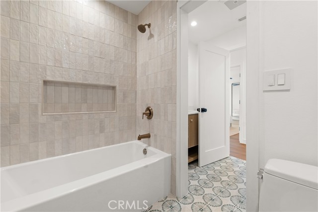 MLS #OC25231120 image #29