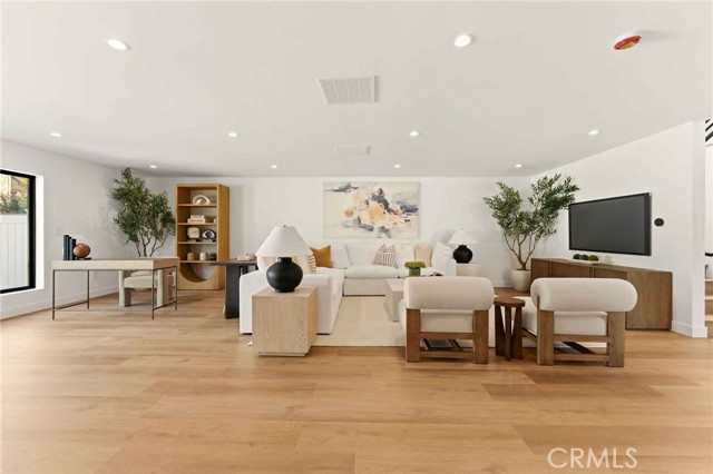 MLS #OC25231120 image #6