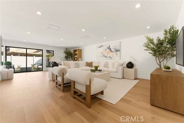 MLS #OC25231120 image #7