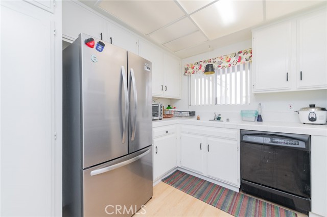 MLS #OC25231133 image #9