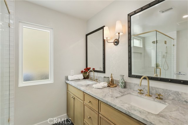 MLS #OC25231221 image #18