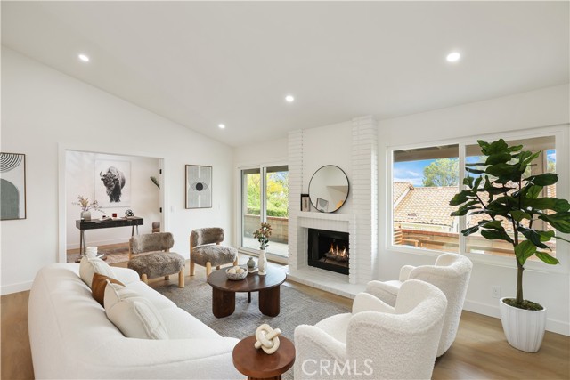 MLS #OC25231221 image #2