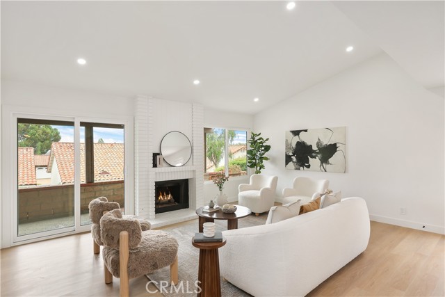 MLS #OC25231221 image #3