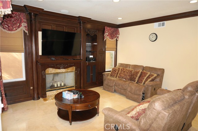 MLS #OC25231416 image #13