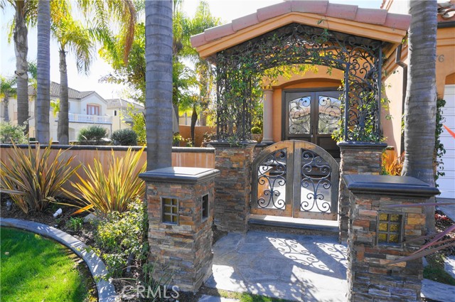 MLS #OC25231416 image #2