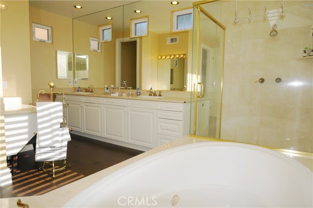 MLS #OC25231416 image #29