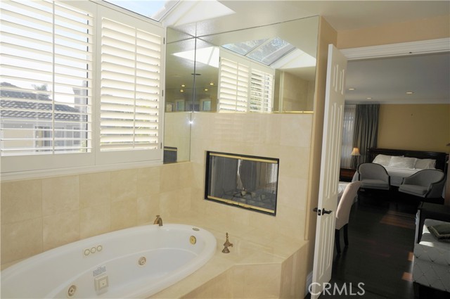 MLS #OC25231416 image #30