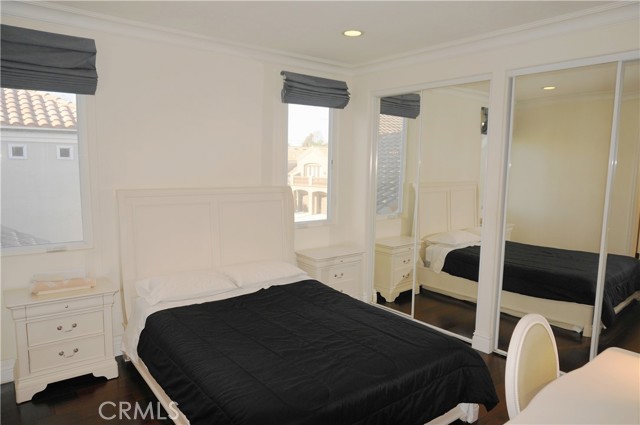 MLS #OC25231416 image #35