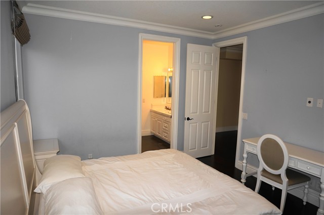 MLS #OC25231416 image #40