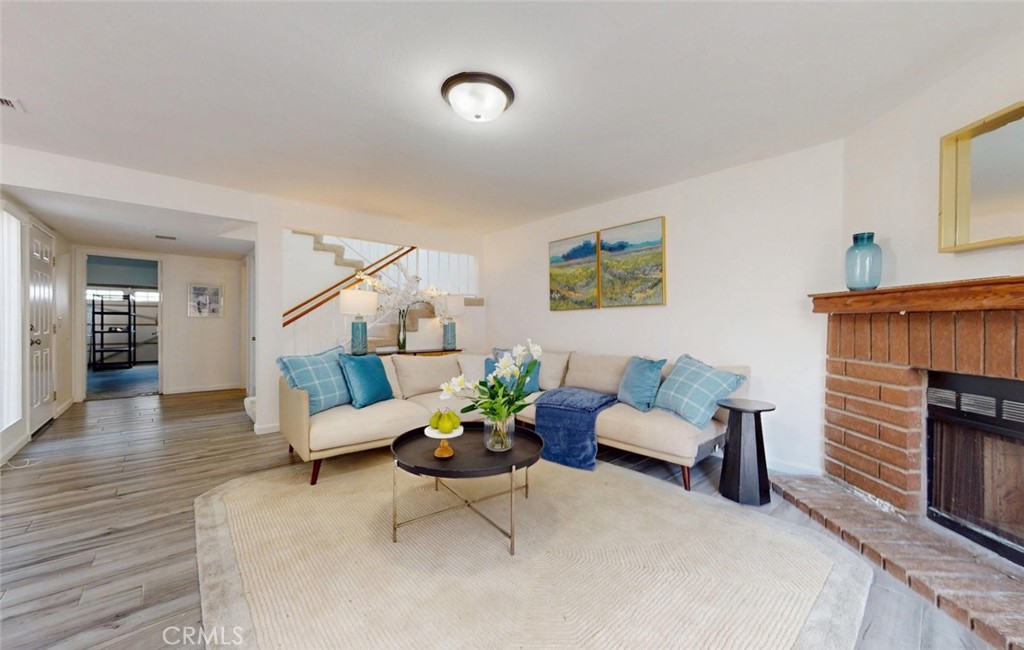 MLS #OC25231492 image #1