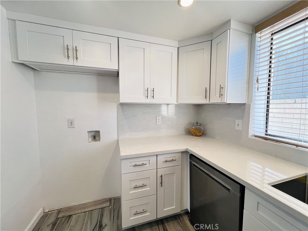 MLS #OC25231492 image #10