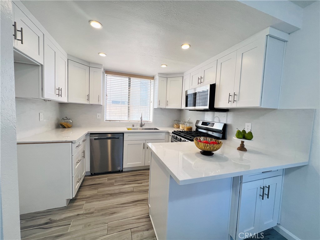 MLS #OC25231492 image #6