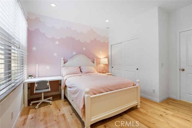 MLS #OC25231497 image #17