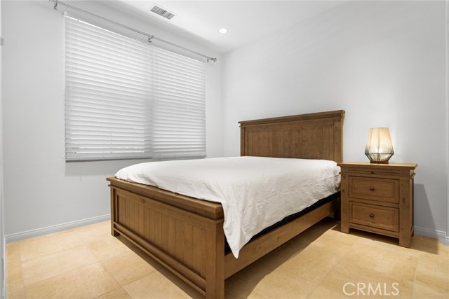 MLS #OC25231497 image #9