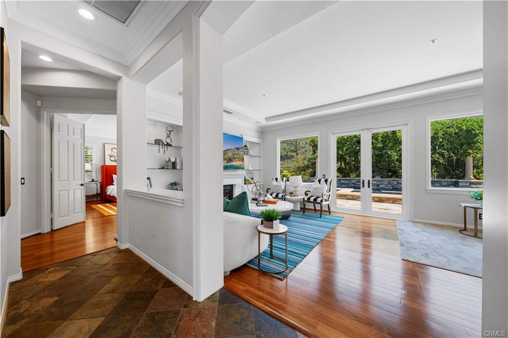 MLS #OC25231520 image #5