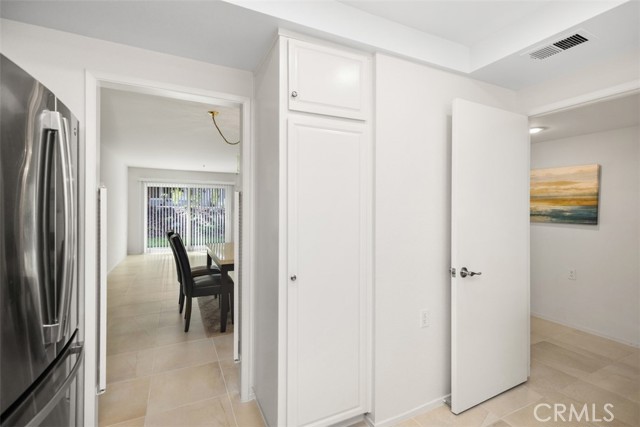 MLS #OC25231551 image #17