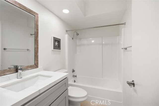 MLS #OC25231551 image #24