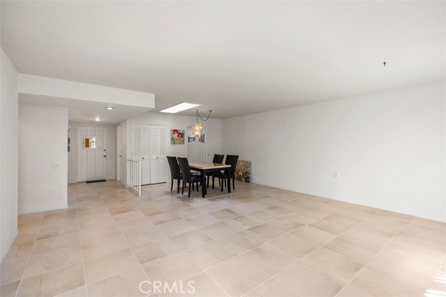 MLS #OC25231551 image #9