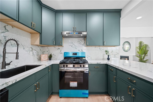MLS #OC25231588 image #12