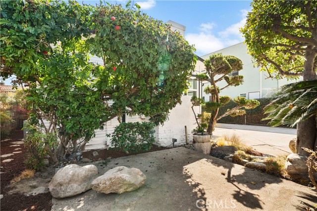 MLS #OC25231588 image #30
