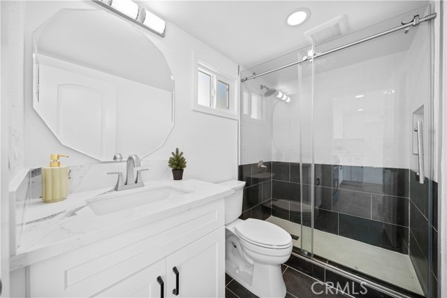MLS #OC25231588 image #35
