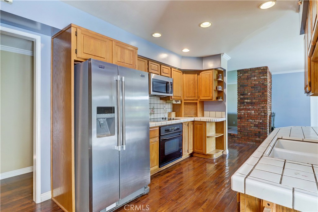 MLS #OC25231617 image #10