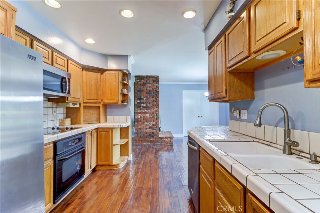 MLS #OC25231617 image #12