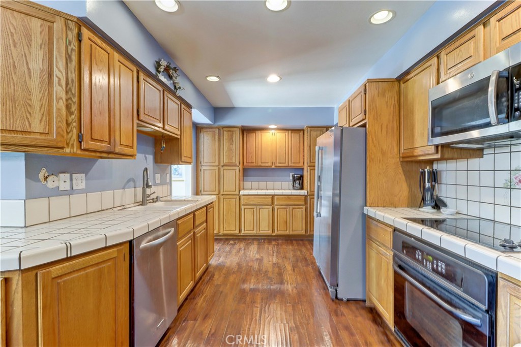 MLS #OC25231617 image #16