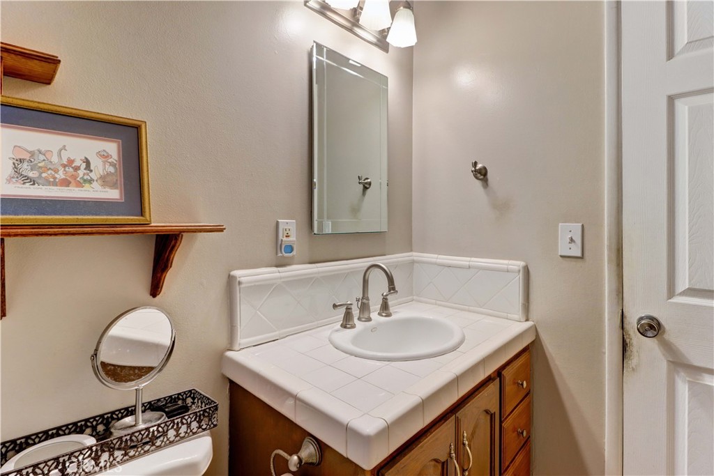 MLS #OC25231617 image #27