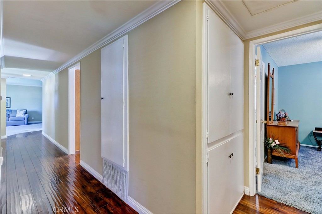 MLS #OC25231617 image #34